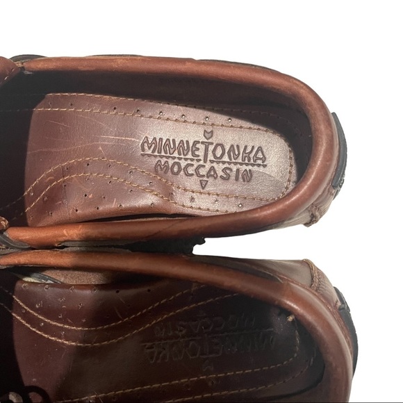 Minnetonka Brown Leather Slip On Classic Driving Loafer - Picture 12 of 15